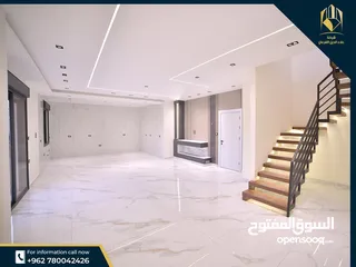  21 روف مميز جدا للبيع الراهبات مقابل جويل بلازا مساحة 245 متر وتراس 110 متر