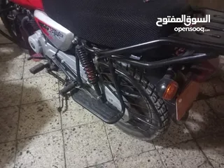  2 بوكسر احمر ما مفتوحه شغاله كلشي بيه دراجه ما ماشيه هواي