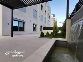  3 شقة ارضيه 210 م وحديقه وكراج 300 م في اجمل مناطق قرية النخيل