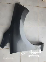  9 طبون امامي ليف 2015 نظيف في كسر بسيط عند قاعدة الشحن تمت معالجته بلاصق قوي جدا وايضا جناح امامي يمين