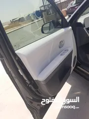  4 هونداي ايونيك 5 موديل 2023 لون اسود داخل ابيض فل الفل وعداد قليل