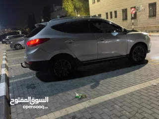  17 جب هونداي توسان 2014 دفع رباعي .هوك وصلة جر . فل اضافات بدون فتحة