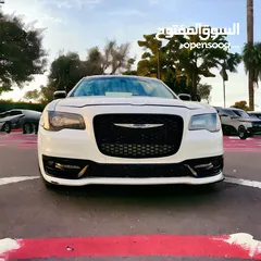  1 Chrysler 300 Model 2019