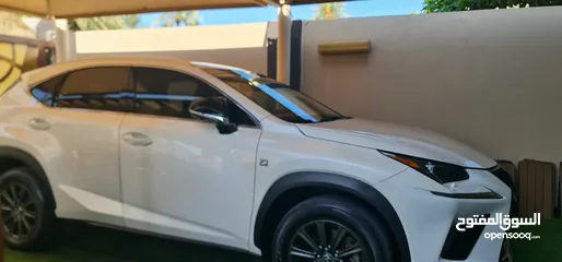  1 سيارة لكزس نوع NX 2018 اللون ابيض