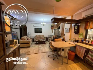  3 شقة ارضية للبيع الرابية مساحة 200م مع ترس و حديقة 150م تشطيبات و ديكورات سوبر ديلوكس بسعر مميز
