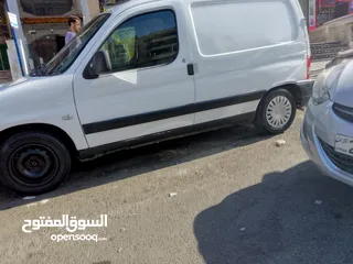  4 بيجو  موديل 2001 للبيع