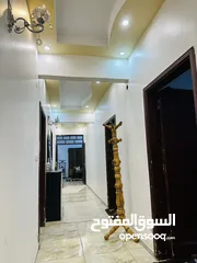  5 شقة كبيرة دور أول بشارع جمال عبدالناصر الزاوية / ع الرئيسي