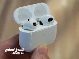  1 مستعمله بحاله ممتازة Airpod 3