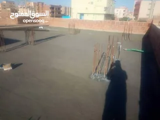  22 فني عازل مائي وحراري