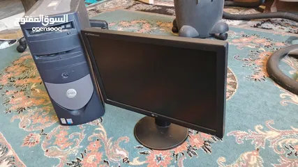  3 كمبيوتر قديم من نوع Dell Optiplex G 280 مع شاشة LG و ماوس و كيبورد كما هو ظاهر في الصور