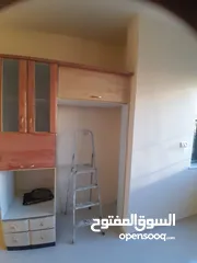  2 شقه للايجار قرب شارع الارسال مقابل المقاطعه