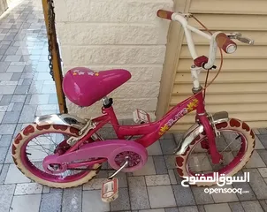  3 دراجة صغيرة أطفالي بحالة جيدة