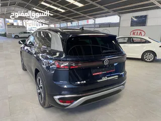  6 ‏Volkswagen ID 6 CROZZ PRO 2024 عداد زيرو  كفالة 6 سنوات بيانو بلاك للبيع بسعر مميز