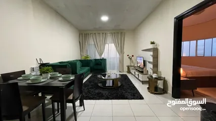  8 غرفه وصاله مفروش فرش نظيف للايجار الشهري علي كورنيش عجمان