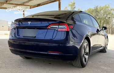  4 تيسلا موديل 3