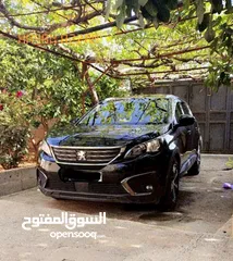 4 سيارة بيجو 5008