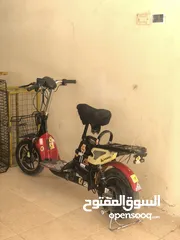  1 سكوتر كهربائي يمشي 30 كيلو بلشحنه