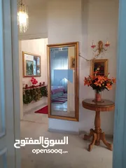  2 شقة فاخرة للبيع في الرابية  - قرب إشارة السفارة الصينية طابق ثاني 140م تشطيب سوبر ديلوكس