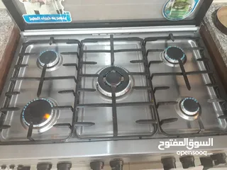  5 غاز مع فرن كبير للبيع بحالة ممتازة