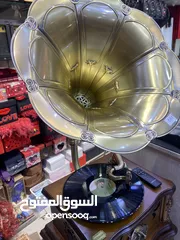  4 جرامافون خشب ونحاس كلاسك كهربائي مع سماعة داخلية وطاولة خشب ستاند