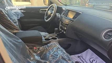  8 Nissan  Pathfinder SV  2017