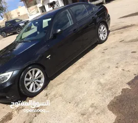  2 BMW 320 سيارة مسطرة نقبل فئة 50