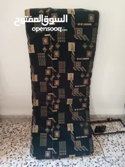  1 فرشات اسفنج مع وجه فرشه عدد4 بحاله جيده  مستعملات للبيع والسعر 30 دينار نهائي