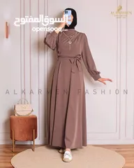  3 ملابس نسائية ، عبايات ، فساتين
