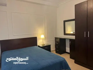  8 شقة مفروشة للإيجار 200م2 ( Property 18430 )-174847923