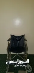  3 متوفر كرسي لكبار السن وذوي الاحتياجات الخاصة