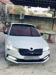 5 اسكودا سوبيرب سبورت لاين