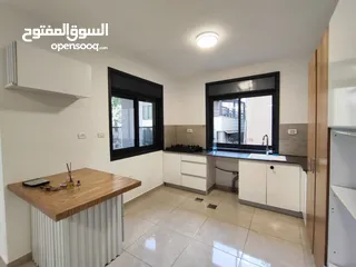  1 فرصة مميزة للإيجار – شقة جديدة بتشطيب راقٍ في الطيرة / رام الله