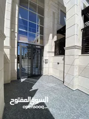  3 شقة ارضية فاخرة 200 متر داخلي و 50 متر خارجي بسعر مميز في شارع السلام مرج الحمام
