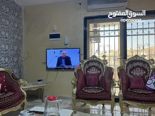  6 شقة مفروشة فاخرة الزرقاء الجديدة تتكون من 3 غرف نوم وحمامين وترس واسع شقة ارضية ولا درجة مع جراج