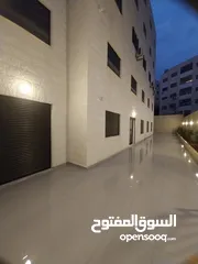  11 خلدا  4نوم وحديقة 100م كراج خاص
