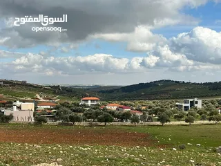  3 للبيع منبسطه واصل الخدمات اطلاله رائعة منطقة مزارع وشاليهات فخمه.