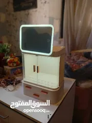  3 منظم مكياج للبيع المستعجل