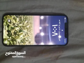  4 ايفون 12 بحالة ممتازة