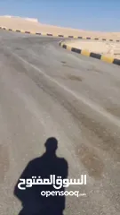  3 ارض للبيع في الموقر 10 دونم بالقرب من عمان الجديدة والمدينة الرياضية الجديدة