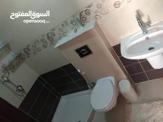  12 شقة مميزة للبيع - عين منجد / رام اللّٰه الموقع: عمارة السعادة - مقابل قيادة الشرطة مباشرة