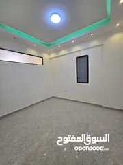  6 للايجار  الشهري بدون فرش شقة #فندقية ثلاث غرف وصالة في #عجمان   اول ساكن شهري بدون فرش شامل