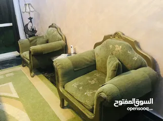  11 طقم كنب زان 7 مقاعد بحالة ممتازة و بوفيه 3 قطع خشب ثقيل للبيع المستعجل بسعر حرق
