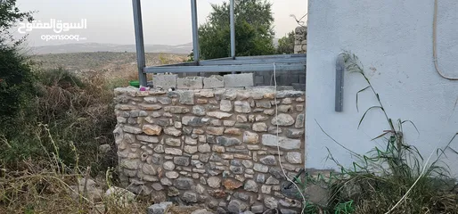  7 بناء حجر طبيعي