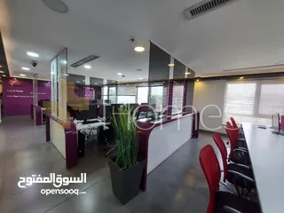  12 مكتب مؤجر بدخل جيد و مجمع مخدوم في ضاحية الامير راشد , بمساحة 200م.