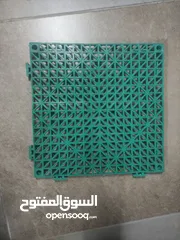  10 بلاط جومي مخرم