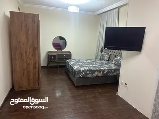  8 غرفتين2  وصاله ثلاث حمامات الشارقه التعاون غرفه خدامه