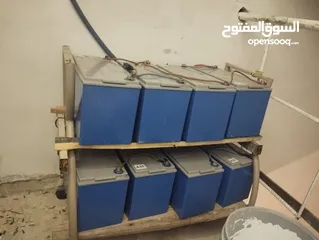  1 بطاريات جل 120امبير  تصلح لاستعمال الطاقة الشمسية  تصلح لاستعمال للشاحنات  والسيارات الكبيرة