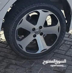  2 4 (17-inch) rim with tire for sale , price 40 bhd
