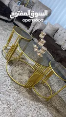  1 طقم طاولات ذهبي  بحال الجديد