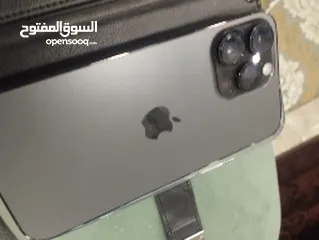  2 اي فون 14 برو ماكس